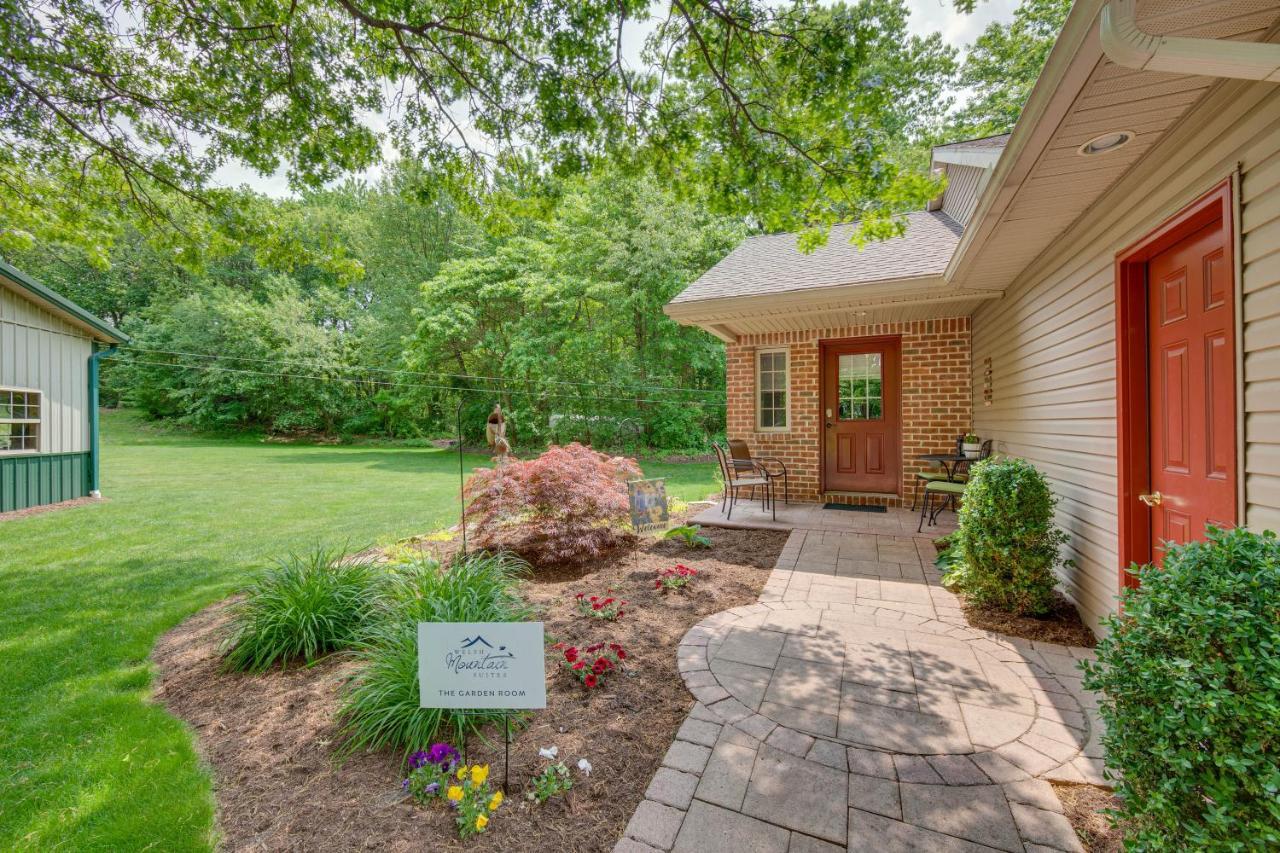 Cozy Garden Room In Welsh Mountain Suites! New Holland Exterior foto